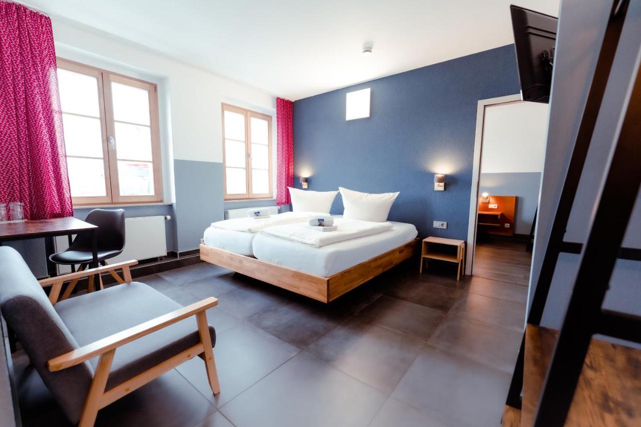 Vierbettzimmer mit eigenem Bad